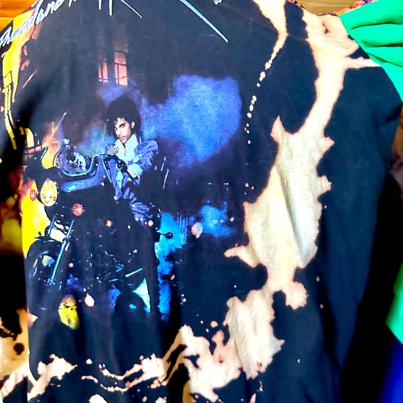 Incredible Prince Purple Rain Concert Tee with Puff Sequin & Sweatshirt Sleeves! - Picture 10 of 10